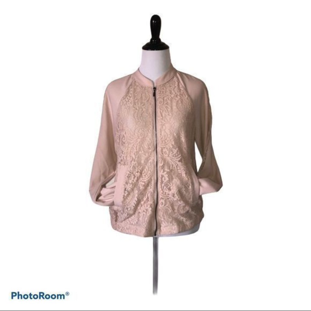 Bar III women’s medium‎ pink lace bomber jacket
